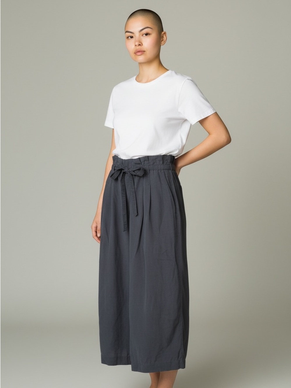 Club Monaco Cropped Wide Leg Pants in Blue Size 8